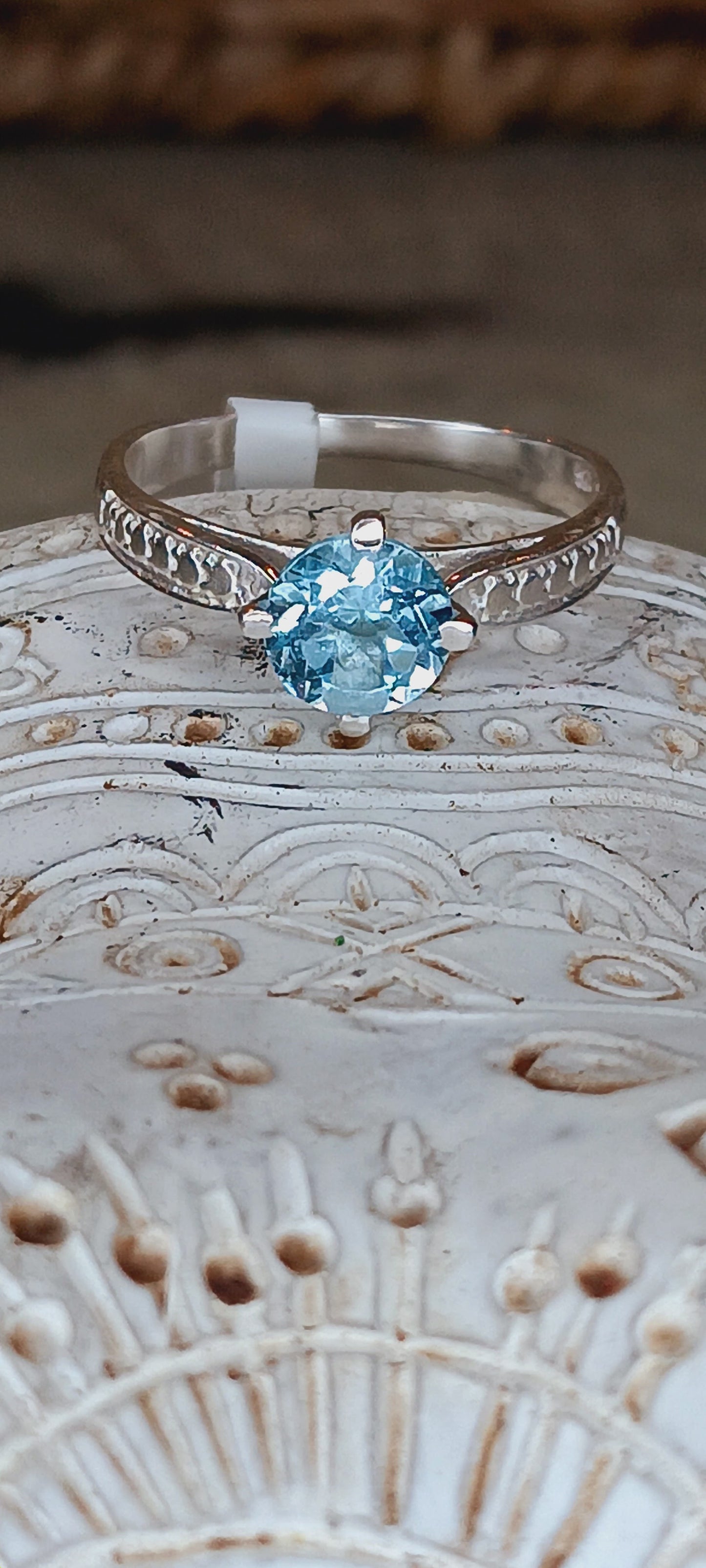 . 925 Sterling Silver Topaz Ring