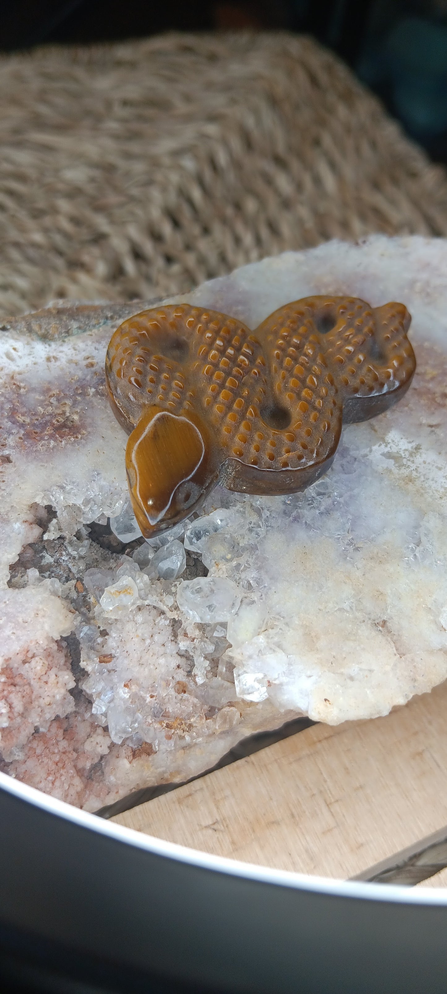 Natural Tiger's Eye Stone Snake Carve,Quartz Crystal Snake,Tiger's Eye Carve,Mineral Specimen,Metaphysical Crystal,Crystal Heal,Crystal Gift